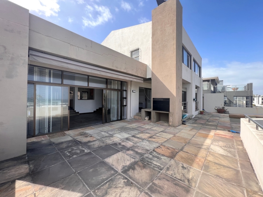 4 Bedroom Property for Sale in Bloubergstrand Western Cape